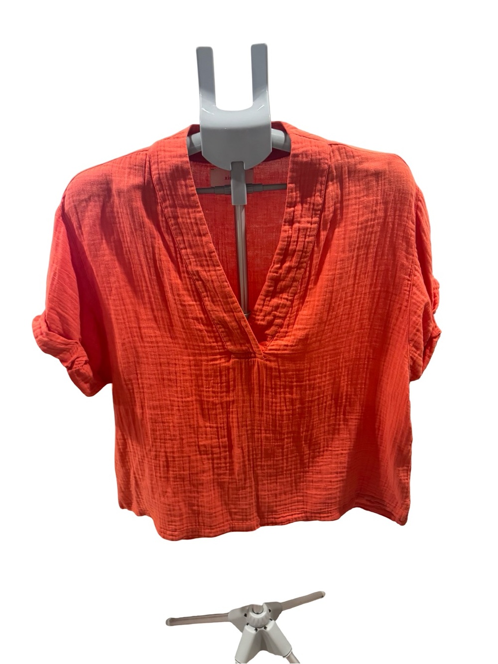 XiRENA Orange Crinkle V-Neck Tunic Top